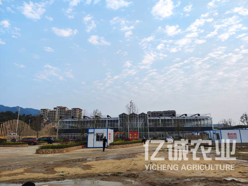 智能溫室大棚建設(shè)廠家有自己的網(wǎng)絡(luò)銷售團隊，成熟的銷售理念